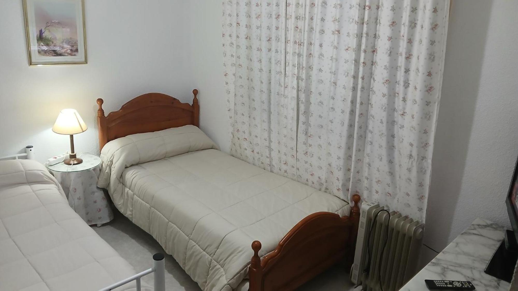 Room In Holiday House - Habitacion Privada Doble Toledo Las Nieves  Exterior photo
